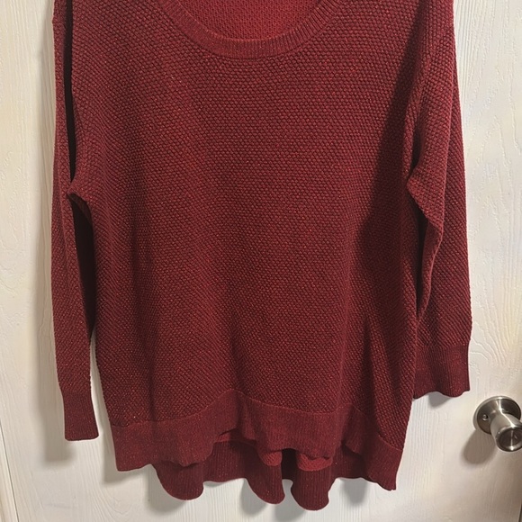 Michael Kors Maroon Red W/Shimmer Size 1X Long Sleeved Sweater Soft Comfortable - Picture 3 of 9